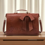 Tasche mit stilvoller Gertrud-Deko