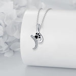 Urocza zawieszka na łańcuszku w kształcie odcisku łapy